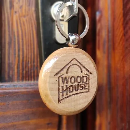 아파트 Wood House